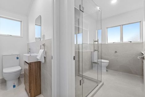 Photo of property in 18a Jacanas Place, Unsworth Heights, Auckland, 0632