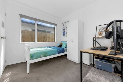 Photo of property in 25 Kapowai Boulevard, Takanini, 2112