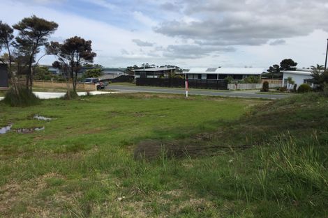 Photo of property in 13 Seabreeze Road, Mangawhai Heads, Mangawhai, 0505