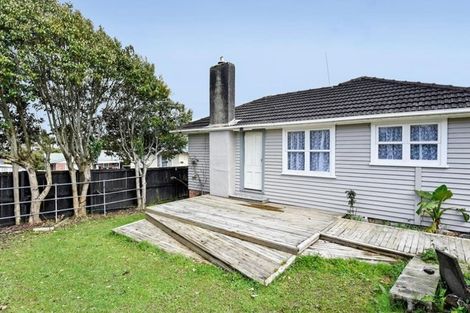 Photo of property in 128 Edmonton Road, Te Atatu South, Auckland, 0610