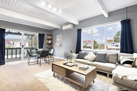 Photo of property in 120 Akaroa Drive, Maupuia, Wellington, 6022