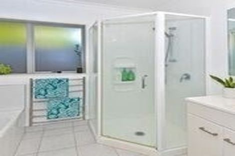 Photo of property in 9a Crispe Road, Clarks Beach, 2122