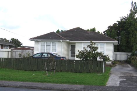 Photo of property in 1/700 Te Atatu Road, Te Atatu Peninsula, Auckland, 0610