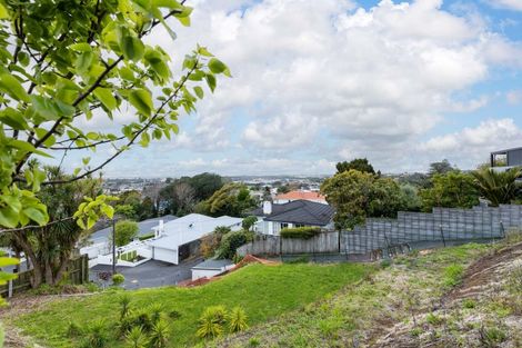 Photo of property in 8 Barton Street, Strandon, New Plymouth, 4312