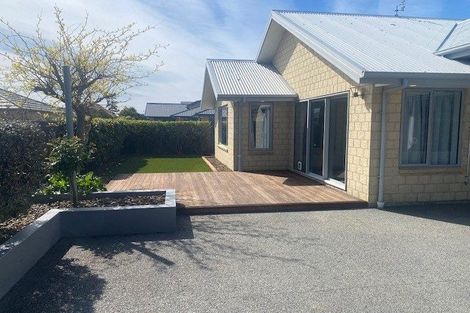 Photo of property in 26 Foresters Crescent, Parklands, Christchurch, 8083