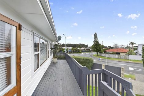 Photo of property in 250 Centreway Road, Orewa, 0931