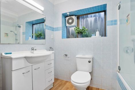 Photo of property in 3 Lewisham Street, Highland Park, Auckland, 2010