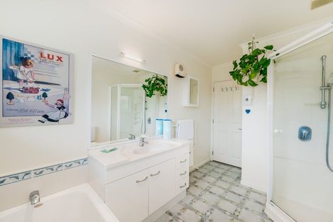 Photo of property in 52 Campion Road, Waikanae Beach, Waikanae, 5036