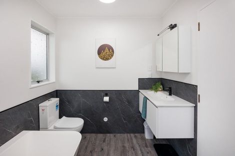 Photo of property in 12 Capri Place, Awapuni, Palmerston North, 4412