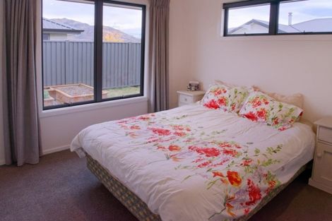 Photo of property in 33 Olds Crescent, Cromwell, 9310