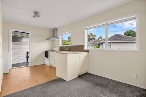 Photo of property in 10 Mackwood Place, Birkdale, Auckland, 0626