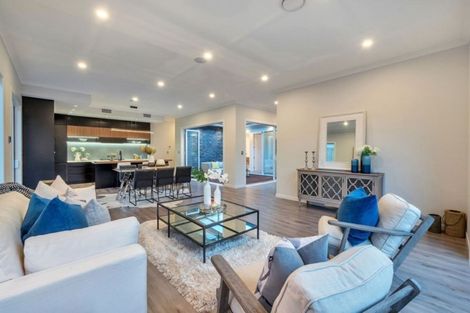 Photo of property in 36 Celestial Crescent, Orewa, 0931