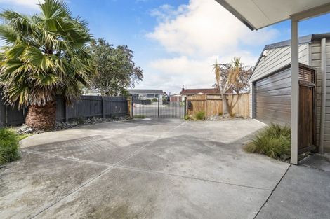 Photo of property in 21 Palliser Place, Milson, Palmerston North, 4414