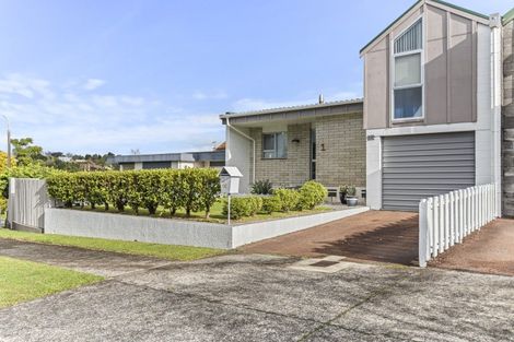 Photo of property in 1 La Salle Drive, Westown, New Plymouth, 4310