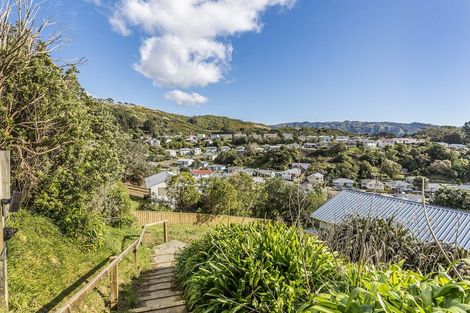 Photo of property in 32 Northumberland Street, Cannons Creek, Porirua, 5024