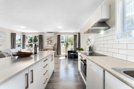 Photo of property in 95 Riverpark Crescent, Henderson, Auckland, 0610