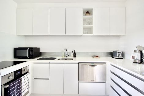 Photo of property in 3/73 Princes Street, Northcote Point, Auckland, 0627