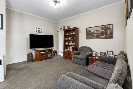Photo of property in 93 Lynwood Road, New Lynn, Auckland, 0600