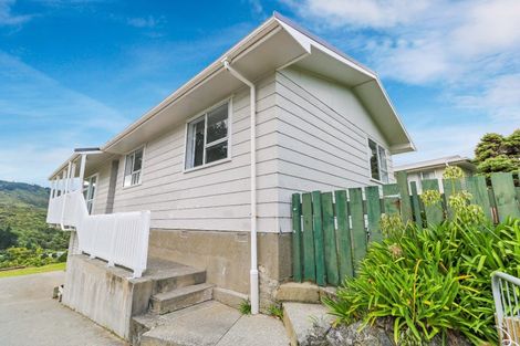 Photo of property in 111 Holborn Drive, Stokes Valley, Lower Hutt, 5019