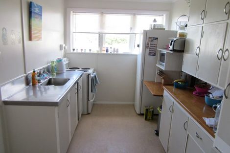 Photo of property in 35 Atiawa Crescent, Waiwhetu, Lower Hutt, 5010