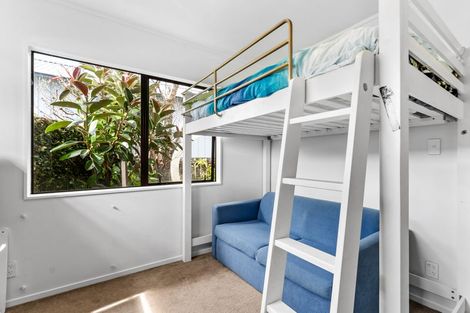 Photo of property in 30b Gledstane Road, Stanmore Bay, Whangaparaoa, 0932