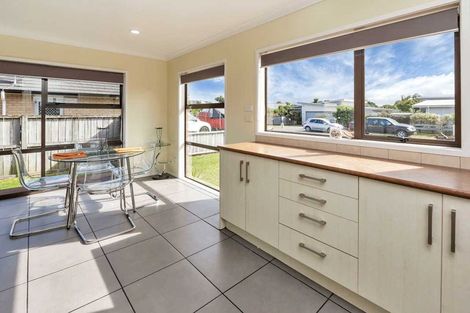 Photo of property in 1 Resolution Place, One Tree Point, 0118