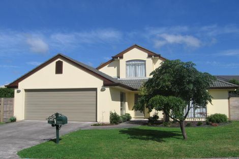 Photo of property in 22 Graven Court, Henderson, Auckland, 0612