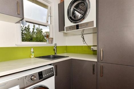 Photo of property in 24 Paewai Road, Glen Eden, Auckland, 0602