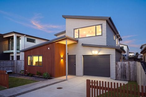 Photo of property in 17 Toanui Road, Hobsonville, Auckland, 0616