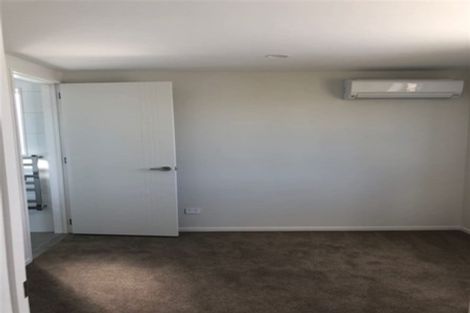 Photo of property in 2 Riroriro Close, Papakura, 2110