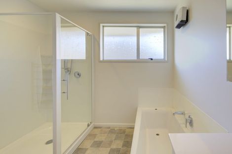 Photo of property in 19 Broadfell Avenue, Avonhead, Christchurch, 8042