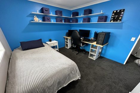 Photo of property in 18 Parkhaven Drive, Rosehill, Papakura, 2113