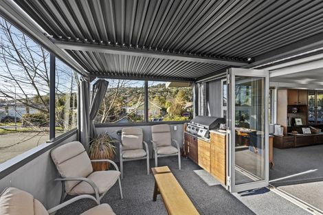 Photo of property in 1 Gunns Crescent, Cashmere, Christchurch, 8022