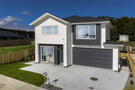 Photo of property in 16 Barrique Road, Kumeu, 0810