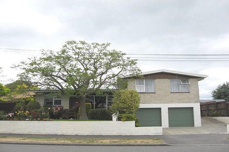 Photo of property in 1a Inwoods Road, Parklands, Christchurch, 8083