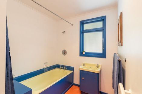 Photo of property in 142 Pinehaven Road, Pinehaven, Upper Hutt, 5019