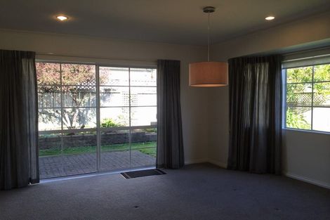 Photo of property in 30 Ponderosa Drive, Oteha, Auckland, 0632