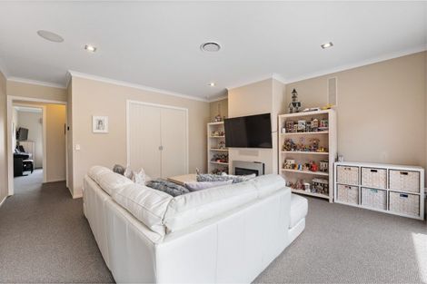 Photo of property in 11 Links Drive, Waiwhakaiho, New Plymouth, 4312