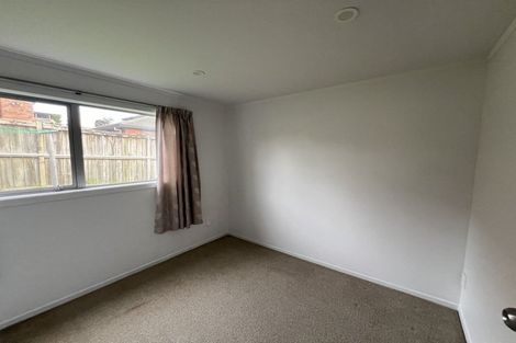 Photo of property in 1 Cleve Road, Green Bay, Auckland, 0604