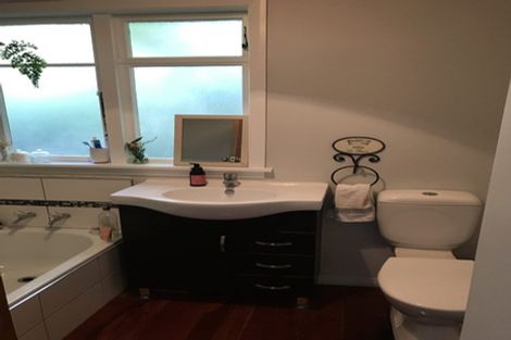 Photo of property in 19 Romney Square, Tawa, Wellington, 5028