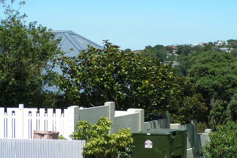 Photo of property in 2a Wilding Avenue, Northcote Point, Auckland, 0627