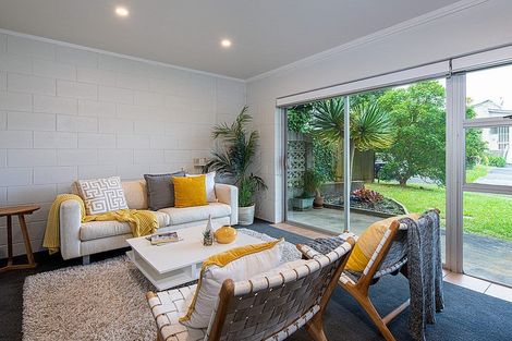 Photo of property in 30 Amante Crescent, Mairangi Bay, Auckland, 0630