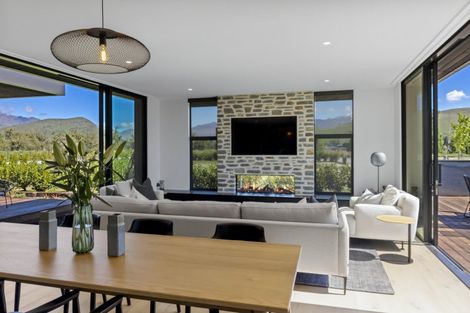 Photo of property in Kawarau Heights, 14 Kawarau Heights Boulevard, Lake Hayes, Queenstown, 9304