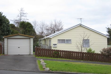 Photo of property in 31 Riversdale Drive, Merrilands, New Plymouth, 4312