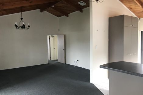 Photo of property in 2/48 Bellfield Road, Opaheke, Papakura, 2113