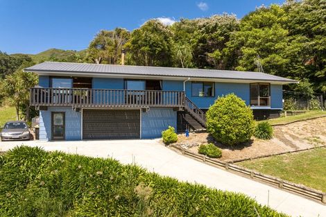 Photo of property in 17 Beach Place, Havelock, 7100