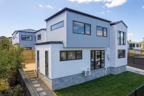 Photo of property in 17a Trinidad Road, Sunnynook, Auckland, 0620