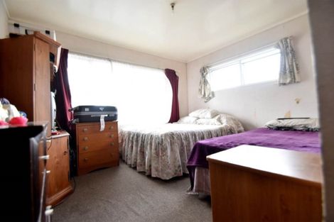 Photo of property in 2/3 Secretariat Place, Randwick Park, Auckland, 2105