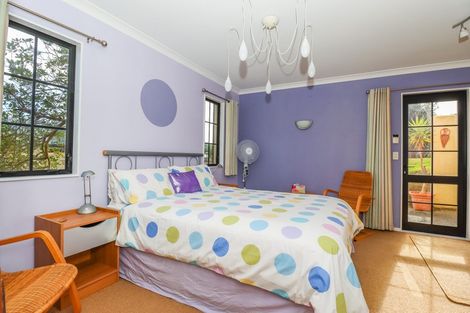 Photo of property in 16 La Lena Grove, Fitzherbert, Palmerston North, 4410