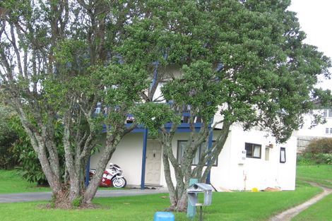 Photo of property in 51 Pohutukawa Avenue, Red Beach, 0932